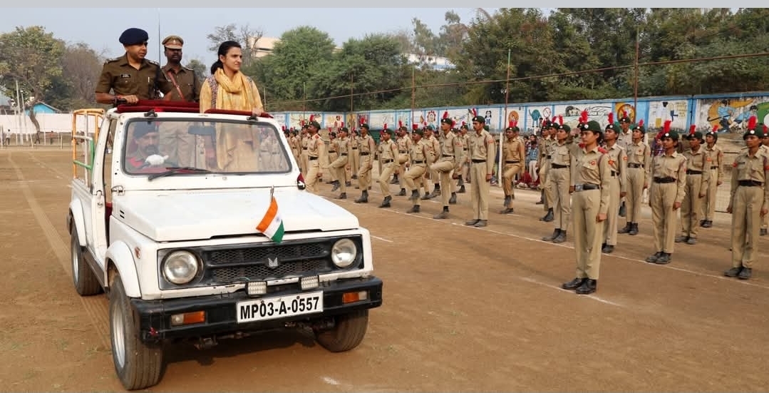 गणतंत्र दिवस का पूर्वाभ्यास सम्पन्न कलेक्टर श्रीमती सिंह व पुलिस अधीक्षक डॉ. मीणा की उपस्थिति में फाइनल रिहर्सल सम्पन्न