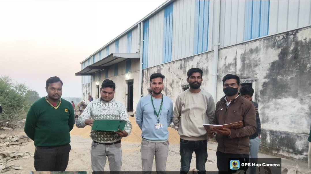 धान खरीदी केंद्रों पर शासन के नियमों का पालन, सर्वेयरों की पैनी नजर  आर.बी. एसोसिएट्स ग्लोबल कनेक्ट प्राइवेट लिमिटेड के सर्वेयर कर रहे गुणवत्ता की जाच