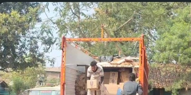 करेली: नरसिंहपुर जिले से होते हुए सिलीगुड़ी जा रही 35 लाख की शराब जब्त, दो आरोपी गिरफ्तार  नरसिंहपुर। पुलिस ने बड़ी कार्रवाई करते हुए अवैध रूप से परिवहन की जा रही 286 पेटी शराब जब्त की है।