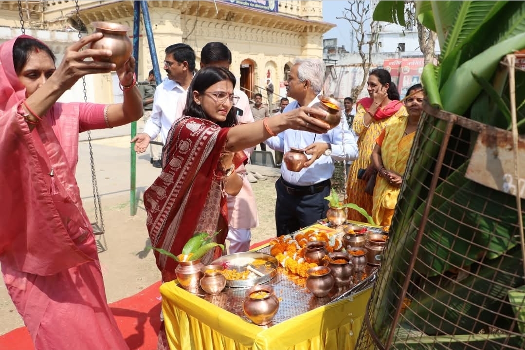 विक्रम संवत सृष्टि आरंभ दिवस है, जो भारतीय संस्कृति इतिहास और परंपरा से ओतप्रोत है जिला मुख्यालय नरसिंहपुर में आयोजित हुआ सूर्य उपासना दिवस का कार्यक्रम