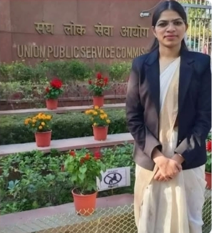 खरगोन की मनीषा धारवे ने रचा इतिहास: MP की पहली आदिवासी महिला IAS बनीं,