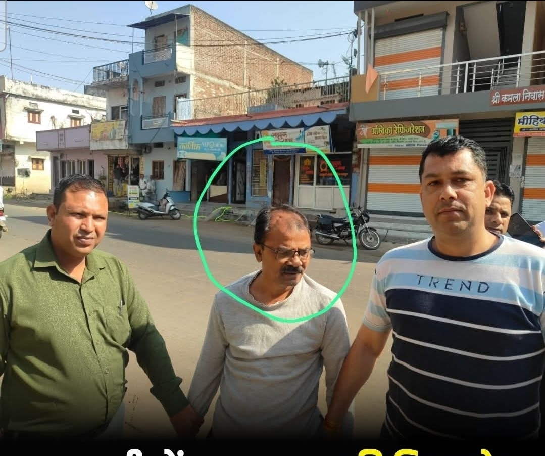 बड़वानी जिले के निवाली स्थित जनजाति कार्य विभाग में भ्रष्टाचार के विरुद्ध लोकायुक्त इंदौर की टीम ने बड़ी कार्रवाई करते हुए बीआरसी (BRC) महेंद्र सिंह राठौर को 5,000 रुपये की रिश्वत लेते रंगे हाथ गिरफ्तार किया है