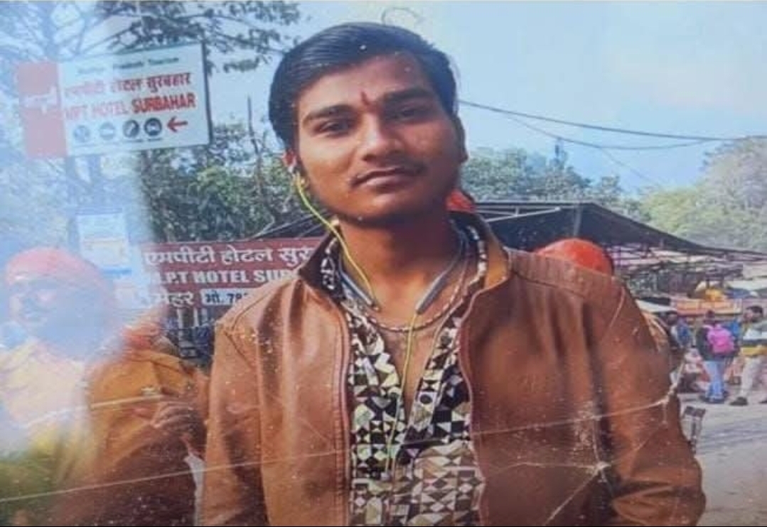 इटारसी मामूली विवाद में 19 साल के जयदीप को घेरकर गोदा चाकुओं से, खून से लाल हुआ नाला किनारा  ट्रैक्टर-ट्रॉली हटाने की बात पर भड़का विवाद