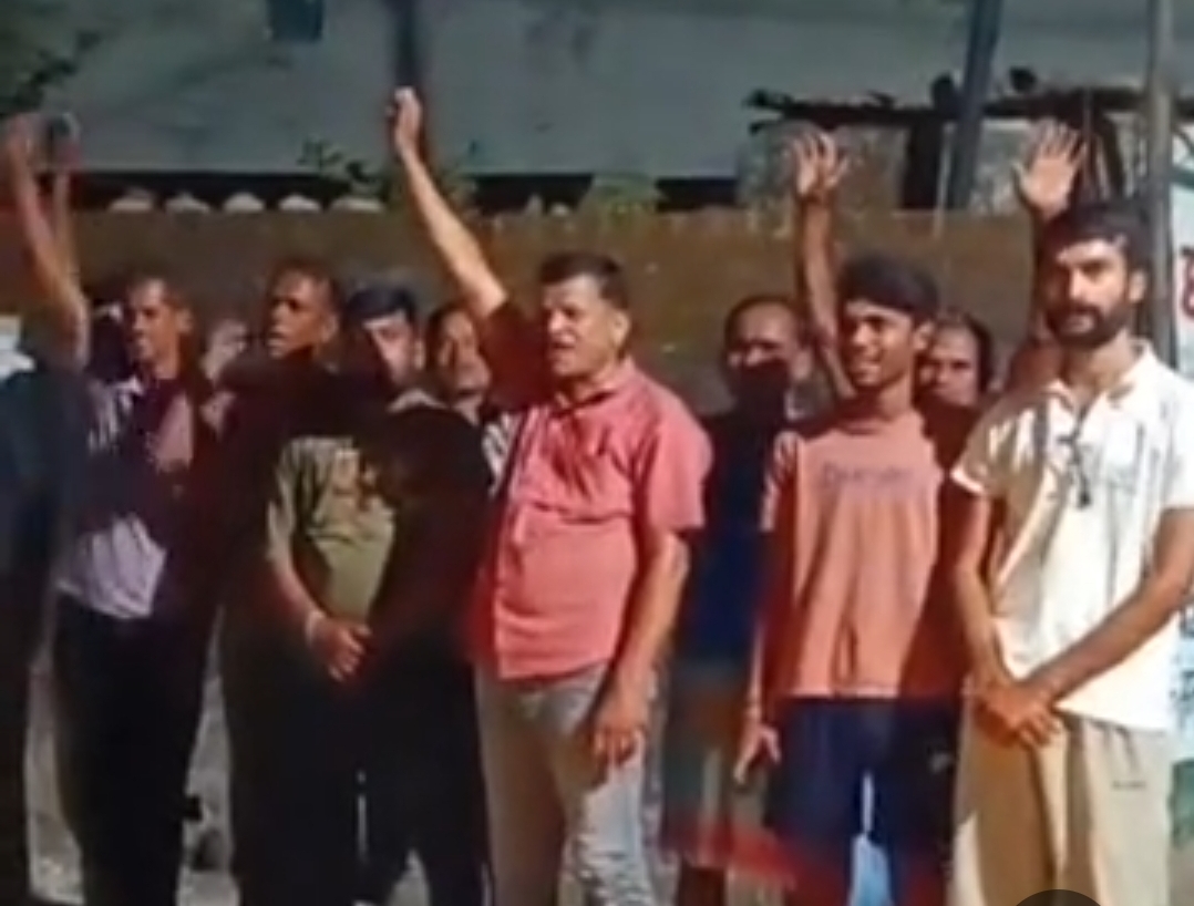 पेयजल संकट से त्रस्त ग्रामीणों का बड़ा फैसला: नरसिंहपुर के बिजोरा गांव में नेताओं की 'नो-एंट्री', 'पानी नहीं तो वोट नहीं' का नारा बुलंद