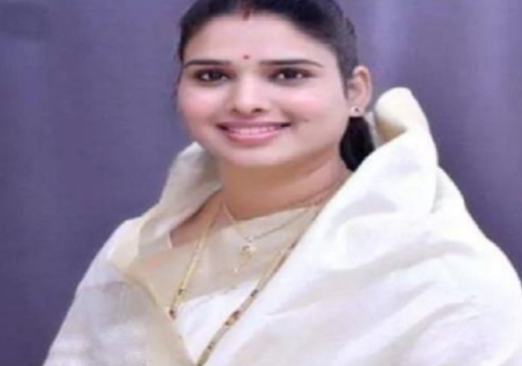 राज्यसभा चुनाव से पहले मध्य प्रदेश में सियासी हलचल तेज, कांग्रेस विधायक निर्मला सप्रे के CM हाउस पहुँचने से मंचा हड़कंप