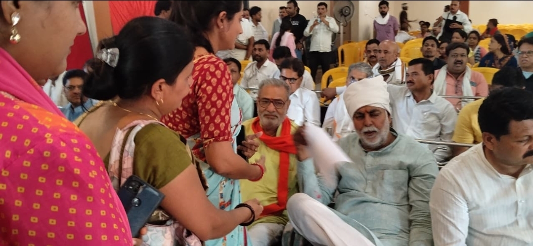 नरसिंगपुर व्यावसायिक शिक्षा प्रशिक्षकों की समस्याओं के समाधान की दिशा में बढ़े कदम  NVETA प्रतिनिधिमंडल ने श्रम मंत्री प्रहलाद पटेल से की मुलाकात, दो दिन में पुनः होगी विस्तृत चर्चा