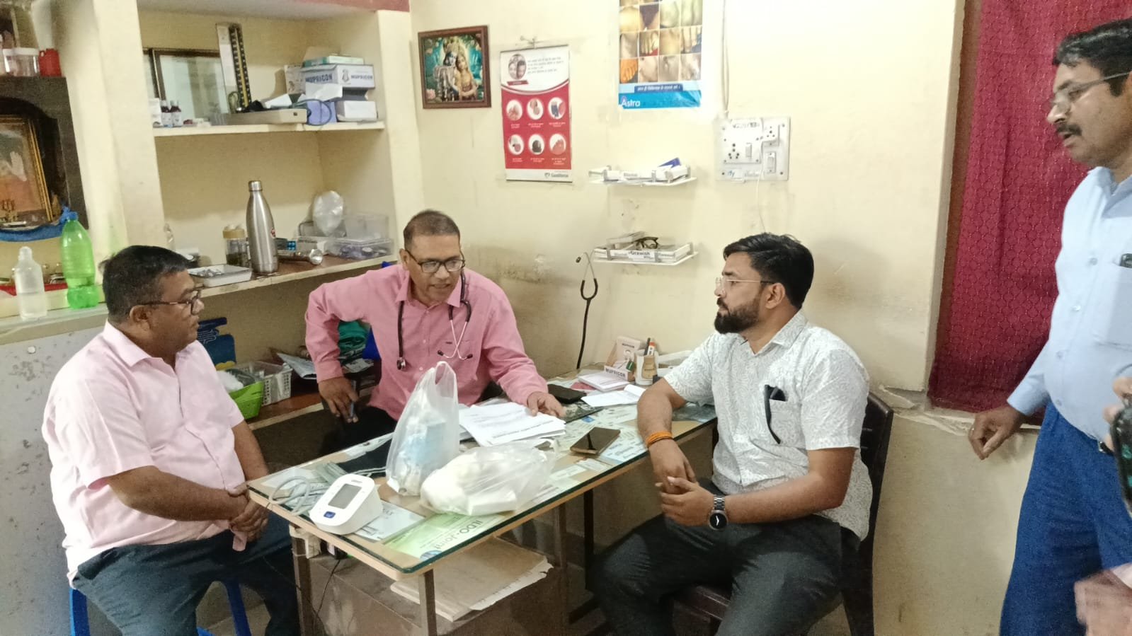 गाडरवारा में स्वास्थ्य विभाग की बड़ी कार्रवाई: 20 से अधिक निजी क्लीनिकों पर मारा छापा, मची खलबली