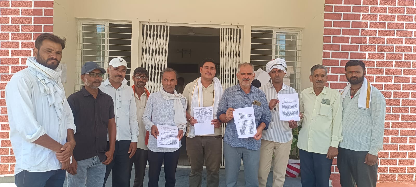 नरसिंहपुर जिले के गाडरवारा तहसील अंतर्गत ग्राम खेरी और कामती में कथित अवैध मिट्टी उत्खनन का मामला सामने आया है..