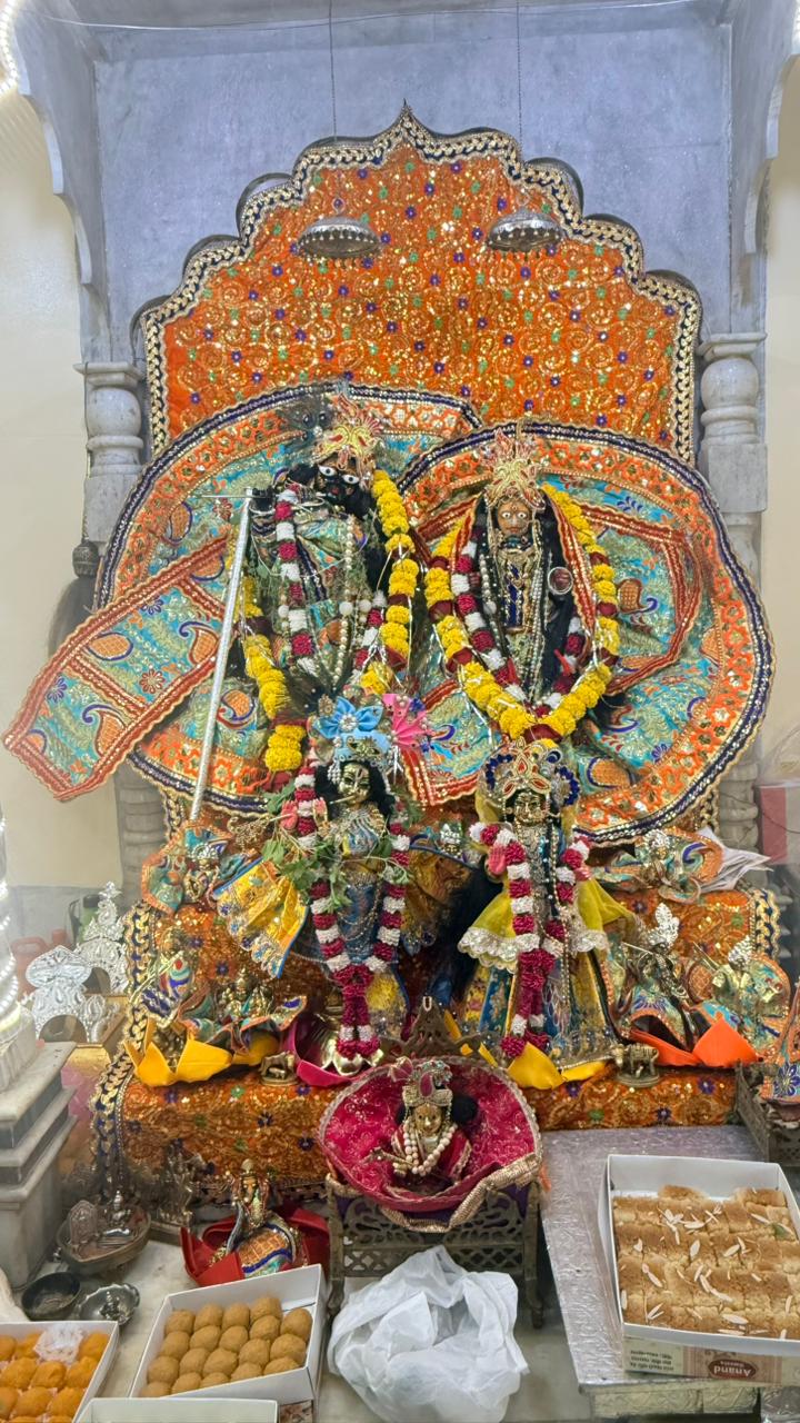 गाडरवारा श्रीदेव अटल बिहारी मंदिर में श्री राधाकृष्ण व्याहुला महोत्सव का आयोजन  7 जून को  शहर के श्रीदेव अटल बिहारी मंदिर में 7 जून रविवार को श्री राधाकृष्ण जी का व्याहुला (विवाह) महोत्सव श्रद्धा, भक्ति और उत्साह के साथ मनाया जाएगा।