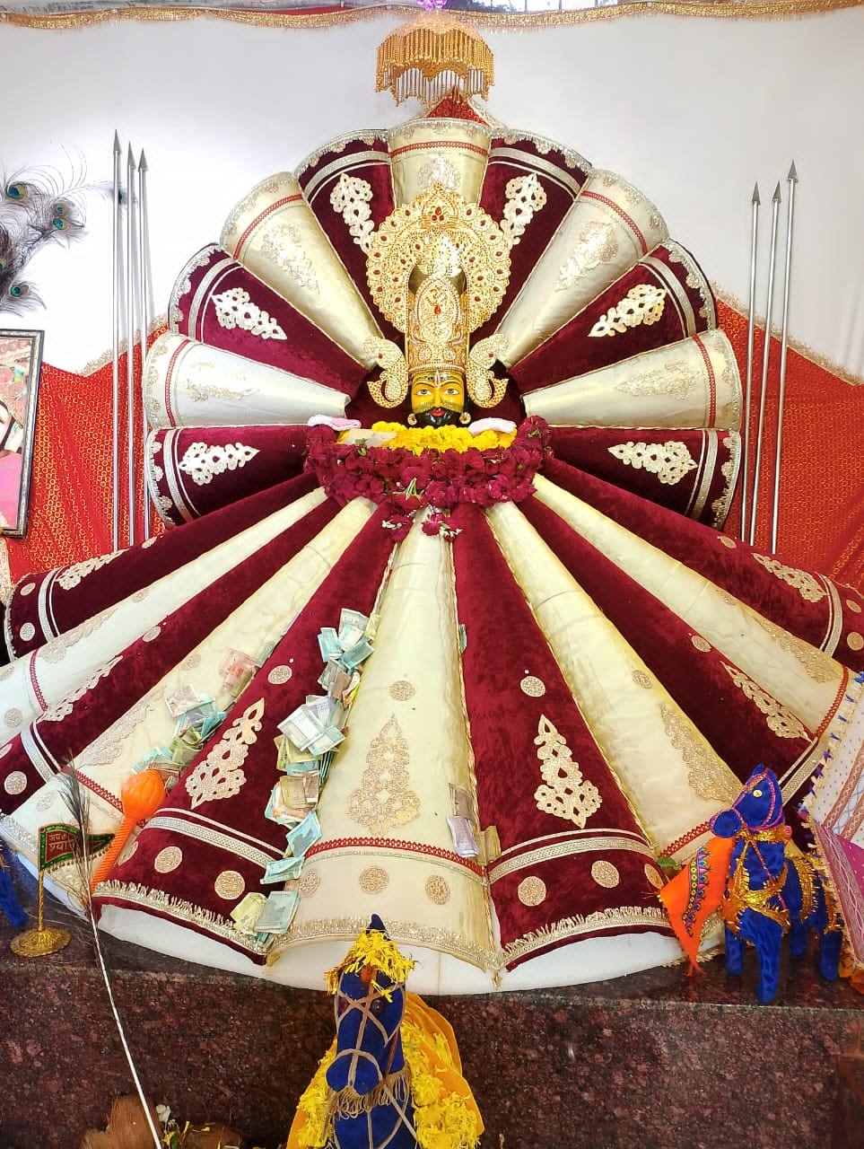 रिंगस (राजस्थान) के बाद गाडरवारा के झांझनखेड़ा में भी बरस रही 'हारे के सहारे' की कृपा  28 जून