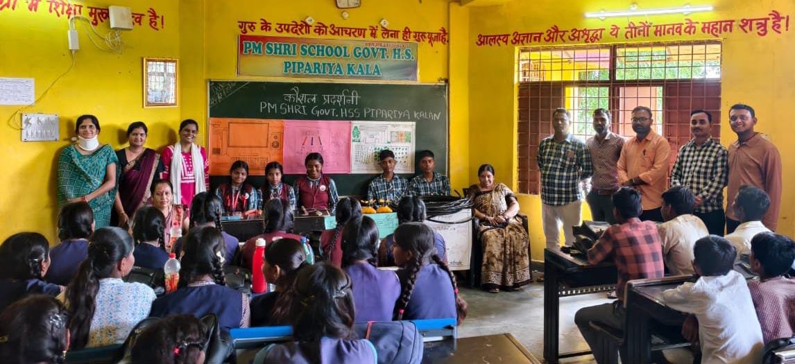 गाडरवारा पीएम श्री शासकीय हायर सेकेंडरी स्कूल पिपरिया कला में युवा कौशल प्रदर्शनी का आयोजन