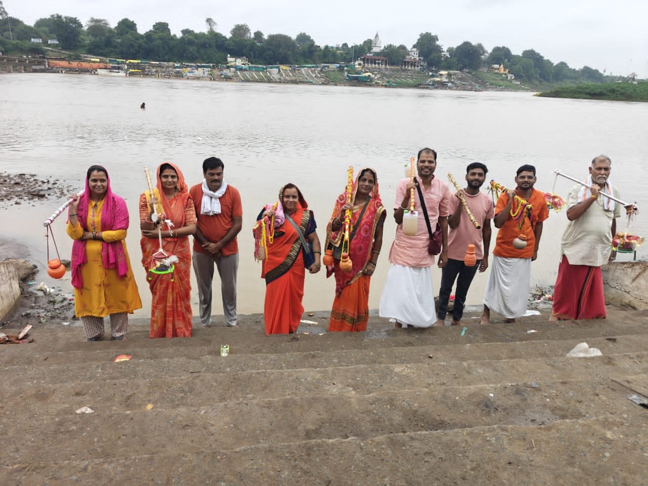 ग्राम सिंहपुर बड़ा में भव्य कांवड़ यात्रा संपन्न, नर्मदा जल से हुआ भोलेनाथ का अभिषेक ​सिंहपुर बड़ा: ग्राम सिंहपुर बड़ा में विगत 18 अगस्त (मंगलवार) को खेरापति माता मंदिर समिति के तत्वावधान में एक भव्य कांवड़ यात्रा का आयोजन किया गया।