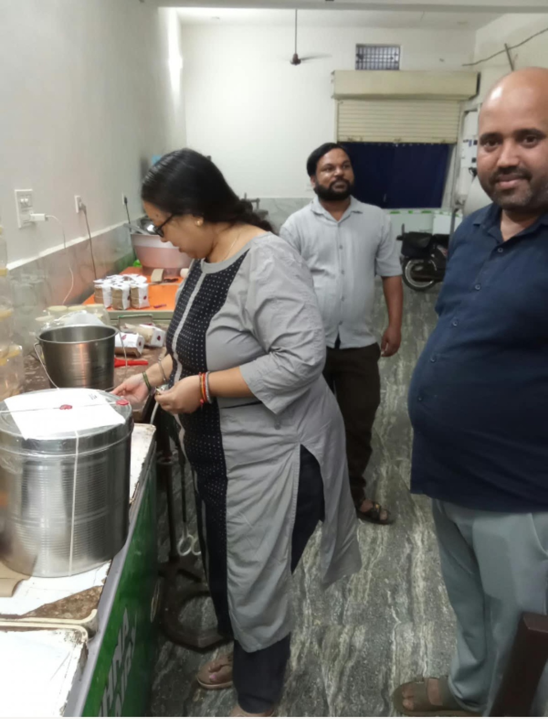 नरसिंगपुर त्योहारों पर छापे तो पड़ते हैं, पर सैंपलों की 'रिपोर्ट' और मिलावटखोरों का सच कहाँ गायब हो जाता है
