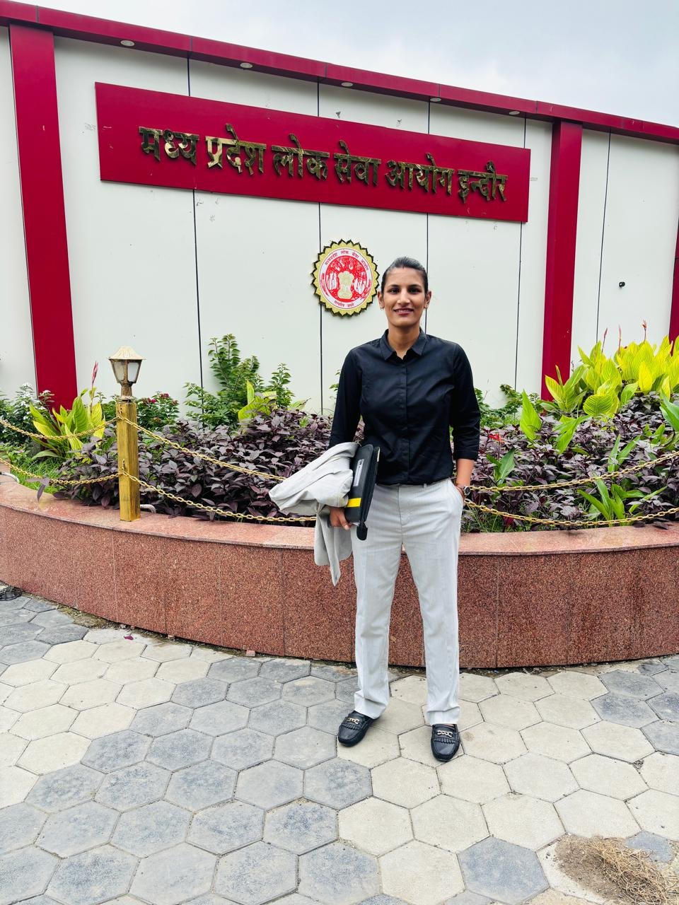 सारिका कौरव ने मध्य प्रदेश लोक सेवा आयोग (MPPSC) की परीक्षा में शानदार सफलता हासिल कर उच्च शिक्षा विभाग में क्रीड़ा अधिकारी (Sports Officer) के पद पर चयन