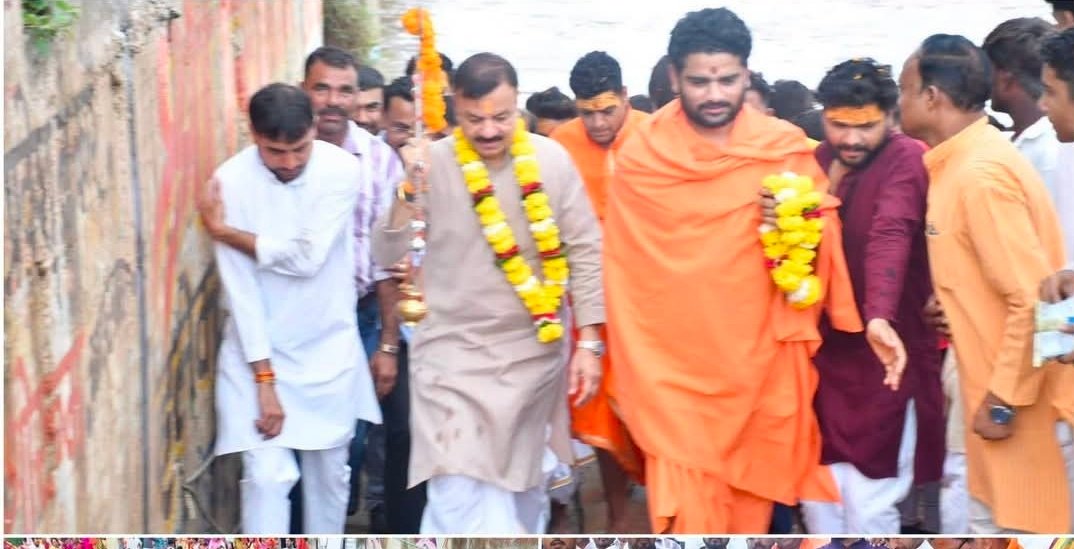 गाडरवारा में उमड़ा आस्था का जनसैलाब: 'बम भोले' के जयघोष के साथ निकली भव्य कांवड़ यात्रा, कैबिनेट मंत्री उदय प्रताप सिंह हुए शामिल